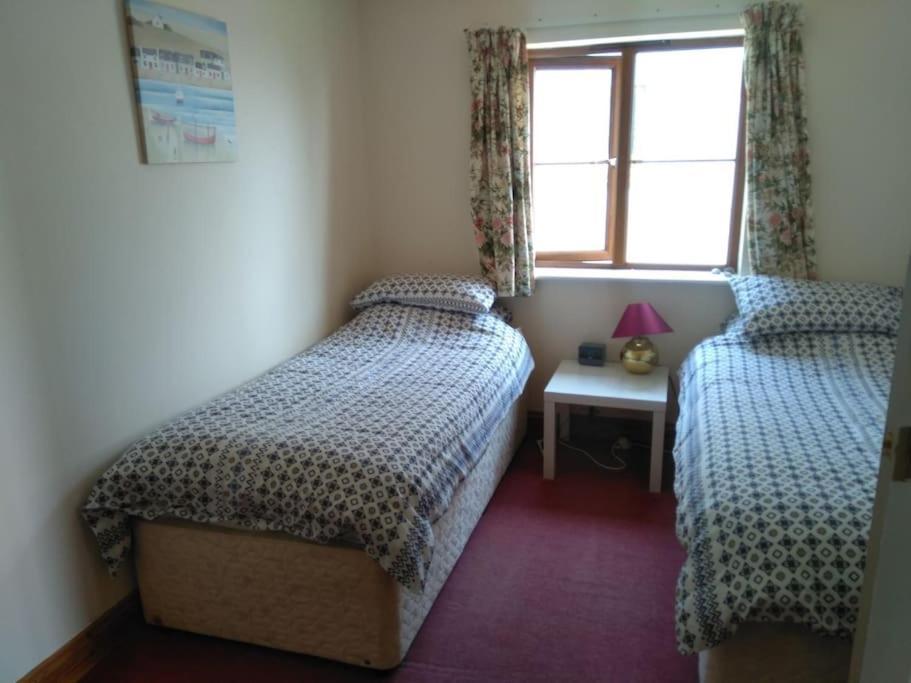 Cottage , Seaside Views, Quiet Beach, Awesome View Pendine Exteriér fotografie