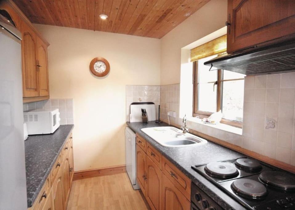 Cottage , Seaside Views, Quiet Beach, Awesome View Pendine Exteriér fotografie